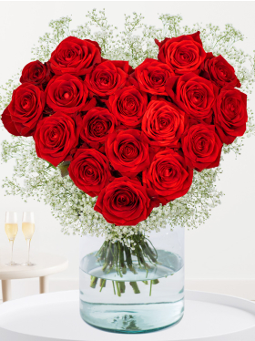 Strauß Rote Rosen in Herzform mit Schleierkraut - Valentinstag