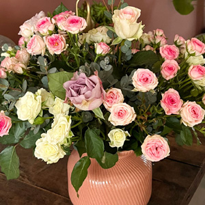 Bunter Rosenstrauß Bunter Rosenstrauß