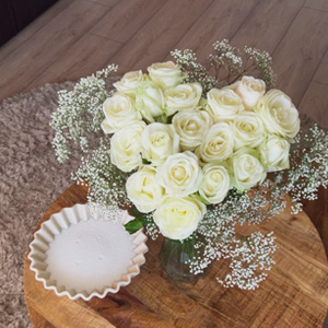 Kundenfoto: Strau&szlig; Wei&szlig;e Rosen in Herzform
